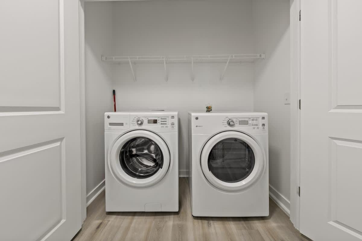 Unique 1bd - 5 Min Dt, Gym, Parking, W-d - Sleeps 6 * Charlotte