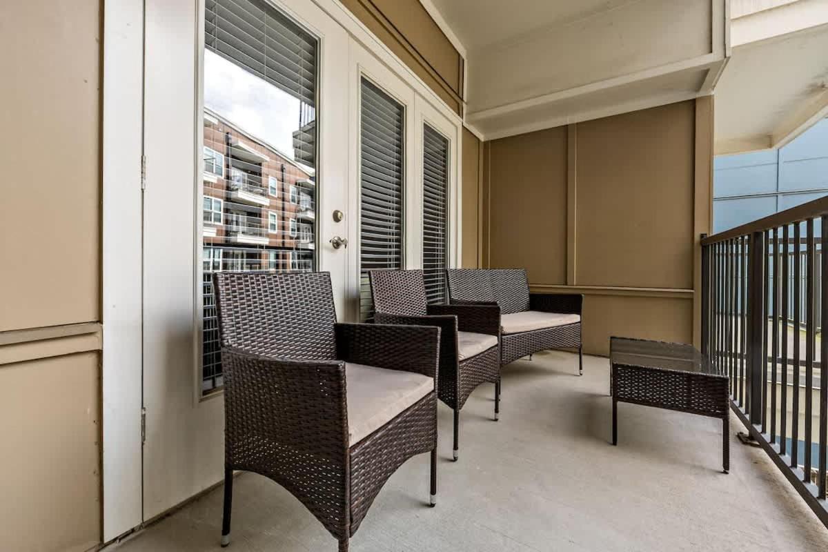 Apartment Unique 1bd - 5 Min Dt, Gym, Parking, W-d - Sleeps 6 Charlotte