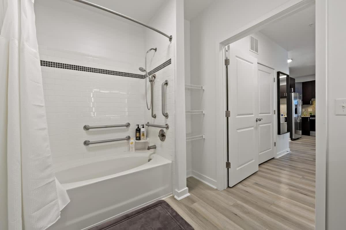 Unique 1bd - 5 Min Dt, Gym, Parking, W-d - Sleeps 6 *