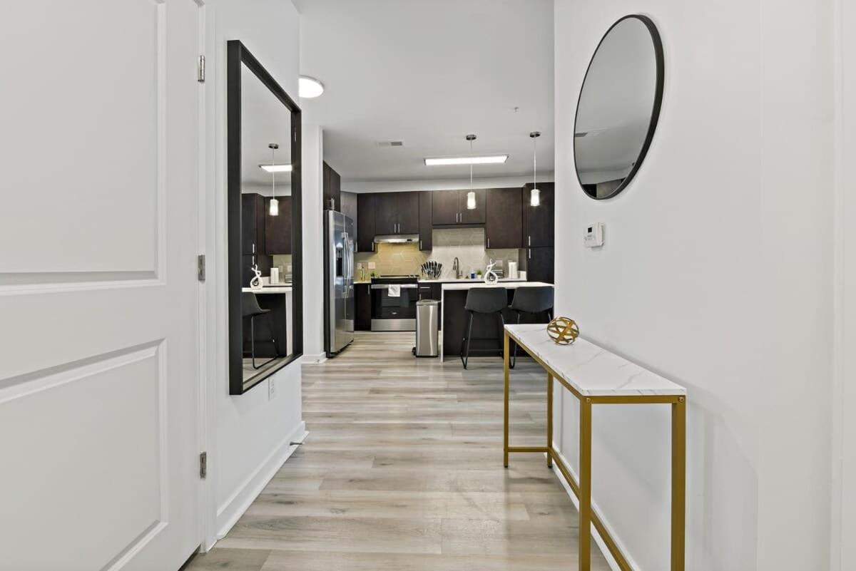Unique 1bd - 5 Min Dt, Gym, Parking, W-d - Sleeps 6 Apartment